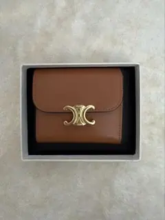 CELINE トリオンフ 三つ折り財布 ブラウン - メルカリ