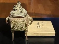 二上常太郎 元威作獅子香炉 三足鋳銅 共箱 共布 作歴付 AH26 二上常太郎 元威作獅子香炉 三足鋳銅 共箱 共布