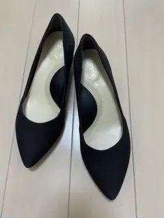 【美品】velikoko 22cm ブラック フォーマル パンプスのサムネイル