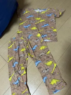 恐竜柄パジャマ 110cm
