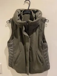 オリーブグリーンベスト　新品未使用品