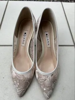 【即購入OK】DIANA 刺繍入りベージュパンプス 中ヒール