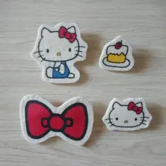 ハローキティ バッジ 4個セット