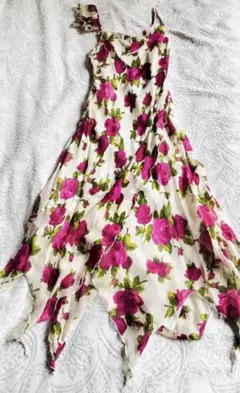ベッツィジョンソン BETSEY JOHNSONフラワープリント マキシドレスのサムネイル