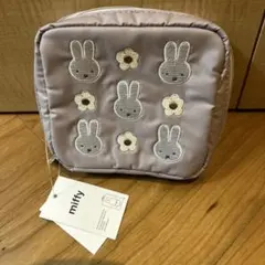 【新品】ブルーブルーエ　ミッフィー ボックスポーチ 刺繍 花柄 くすみピンク系のサムネイル