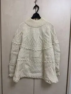 クリーム色 ケーブルニットセーター 長袖