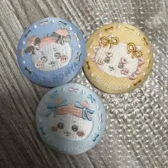 ちいかわ　刺繍缶バッジ