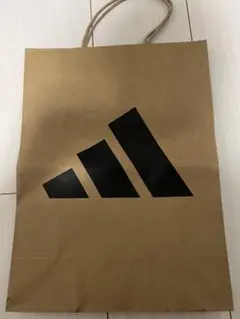 adidas ロゴ入り紙袋のサムネイル