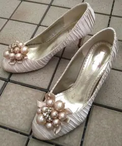 ピンクベージュ　パンプス　Dorry Doll