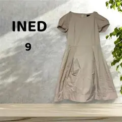 【INED/イネド】【9(M)】半袖 ひざ丈ワンピース ベージュのサムネイル