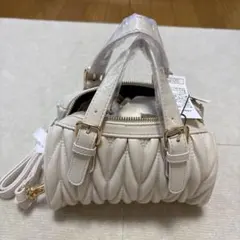 クリーム色 キルティングハンドバッグ