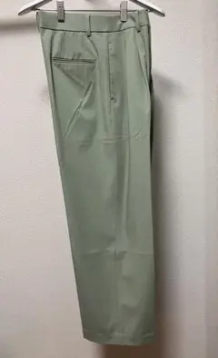 ユニクロ　タックワイドパンツ（ツータック・丈標準69～71cm）グリーン M