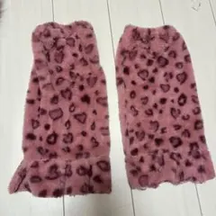 ピンクのヒョウ柄レッグウォーマー