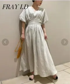 FRAY I.D Vネックウエストタックワンピース アイボリー