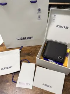【ほぼ未使用】BURBERRY 二つ折財布 ナイトスタンプのサムネイル