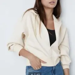 ♡美品♡UNIQLO ドライスウェットクロップドフルジップパーカー　オフホワイト