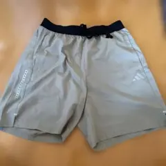 adidas ショートパンツ グレー