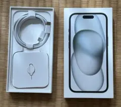 阿部様　Apple iPhone 15 用箱　充電ケーブル、SIMピン付き