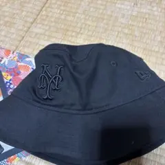 New Era NYロゴ ブラックバケットハット