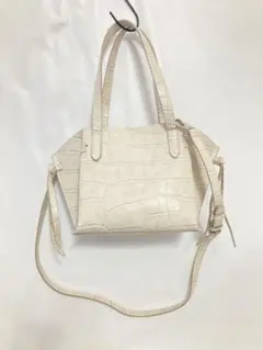 ZARA　ホワイト クロコ型押し ショルダーバッグ