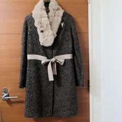 コート　ファーマフラー・ブローチ付き