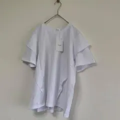 【新品タグ】ISOOK ラッフルショルダー　Tシャツ フレアスリーブ 半袖のサムネイル