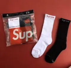 Supremeソックスシュプリームソックス靴下 黒+白計2足セット