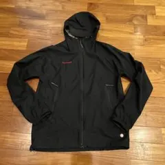 未使用級　マムート　ナイロンジャケット　刺繍ロゴ　防風　撥水　速乾　XL 黒 未使用級 マムート ナイロンジャケット 刺繍ロゴ 防風 撥水 速乾