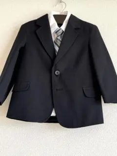 キッズ フォーマルスーツ 黒　4T