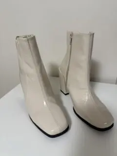 ホワイト ブーツ