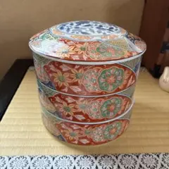 オススメうー特価』 美濃焼 庫山窯 金彩 三段重 - メルカリ