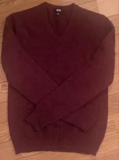 【ユニクロ】ラムウールVネックニット