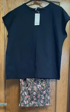 ユニクロ　リラコ&フレンチスリーブTシャツセット！