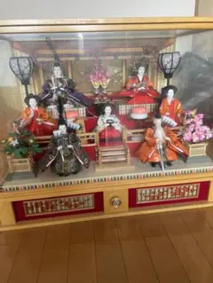 伝統的 雛人形セット ガラスケース入り