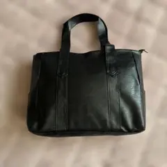 黒 合成皮革 トートバッグ