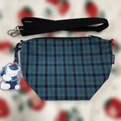 極美品】【メルカリ最安値！】♡familiar♡ファミリア 舟形 ポシェット
