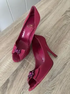 ルイヴィトン】フラワーがアクセント！PINKカラーサテン＆レザー