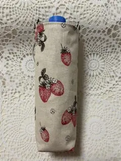 ペットボトルホルダー ペットボトルカバー ハンドメイド いちごちゃん♡保冷保温