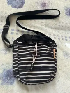 adidas ポシェット