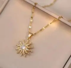 czダイヤゴールド 【新作】太陽フラワー✨回転✨ネックレス サージカルステンレス