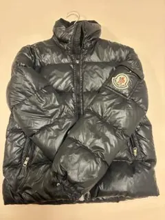 MONCLER ダウンジャケット ブラック フード付きのサムネイル