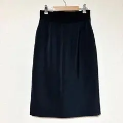ロペピクニック　タイトスカート　後ろレースアップ　光沢感　ミディ丈　フェミニン