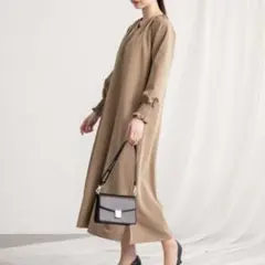 fifth ボリュームスリーブスキッパーワンピース　ベージュ