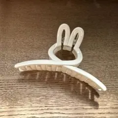 ウサギ耳デザイン ヘアクリップ アイボリー