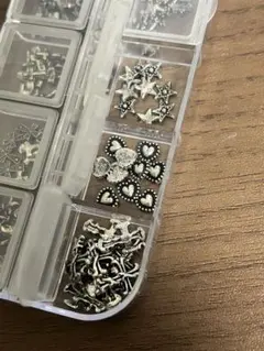 ネイルパーツ 星、ハート、十字架など