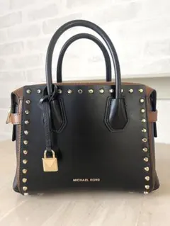 マイケルコース　スタッズ付き　バッグ　黒