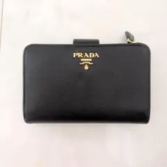 PRADA ブラック 二つ折り財布 サフィアーノレザー
