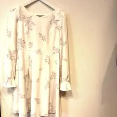 ロディスポット　花柄 長袖 ミニワンピースのサムネイル