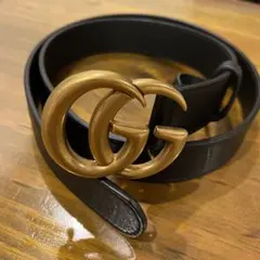 ほぼ未使用 GUCCI グッチロゴ ブラックレザーベルト