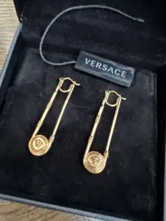 2025年最新】ヴェルサーチ安全ピンの人気アイテム - メルカリ